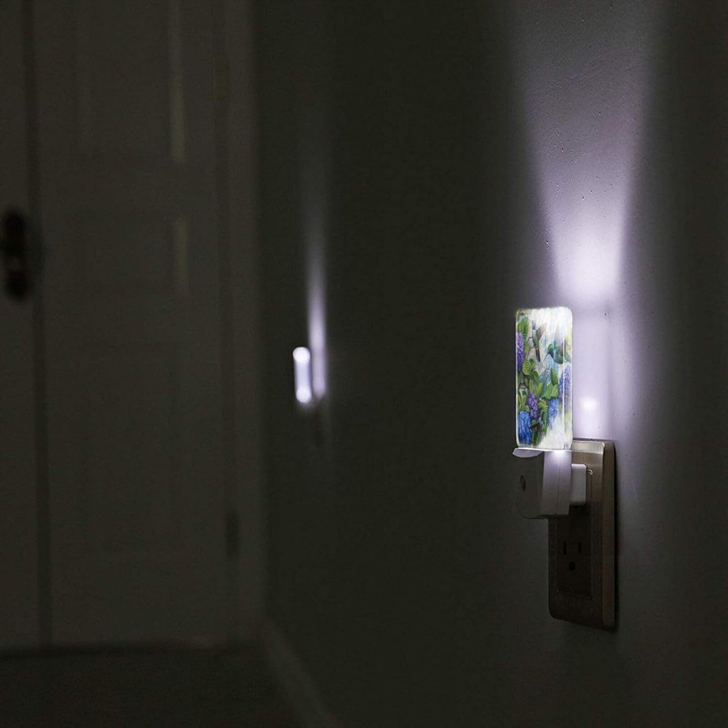 Led Night Light, Floral Hydrangea Hummingbird Decorative Plug in Nightlights,with Smart Auto Dusk to Dawn Night Light for Bedroom, Kitchen, Nursery, Bathroom