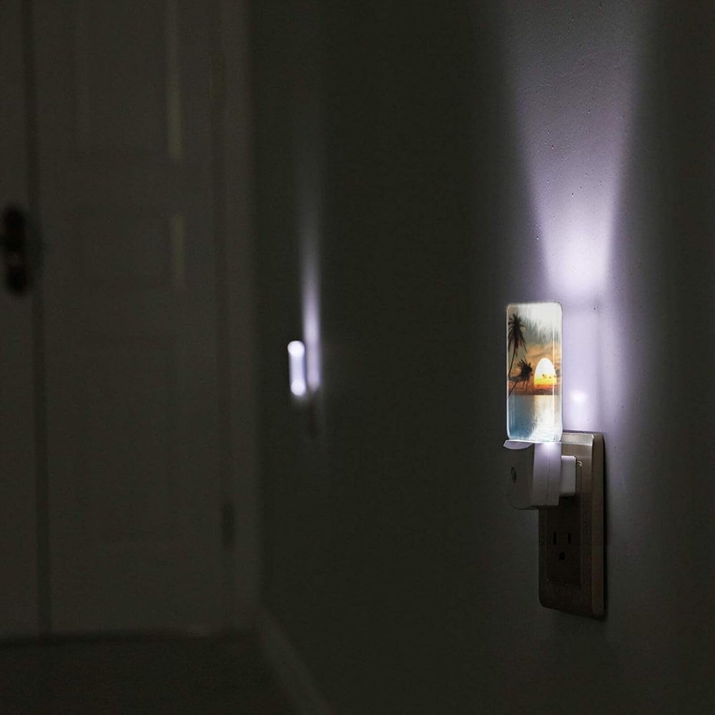Led Night Light, Sunset Palm Decorative Plug in Nightlights,with Smart Auto Dusk to Dawn Night Light for Bedroom, Kitchen, Nursery, Bathroom