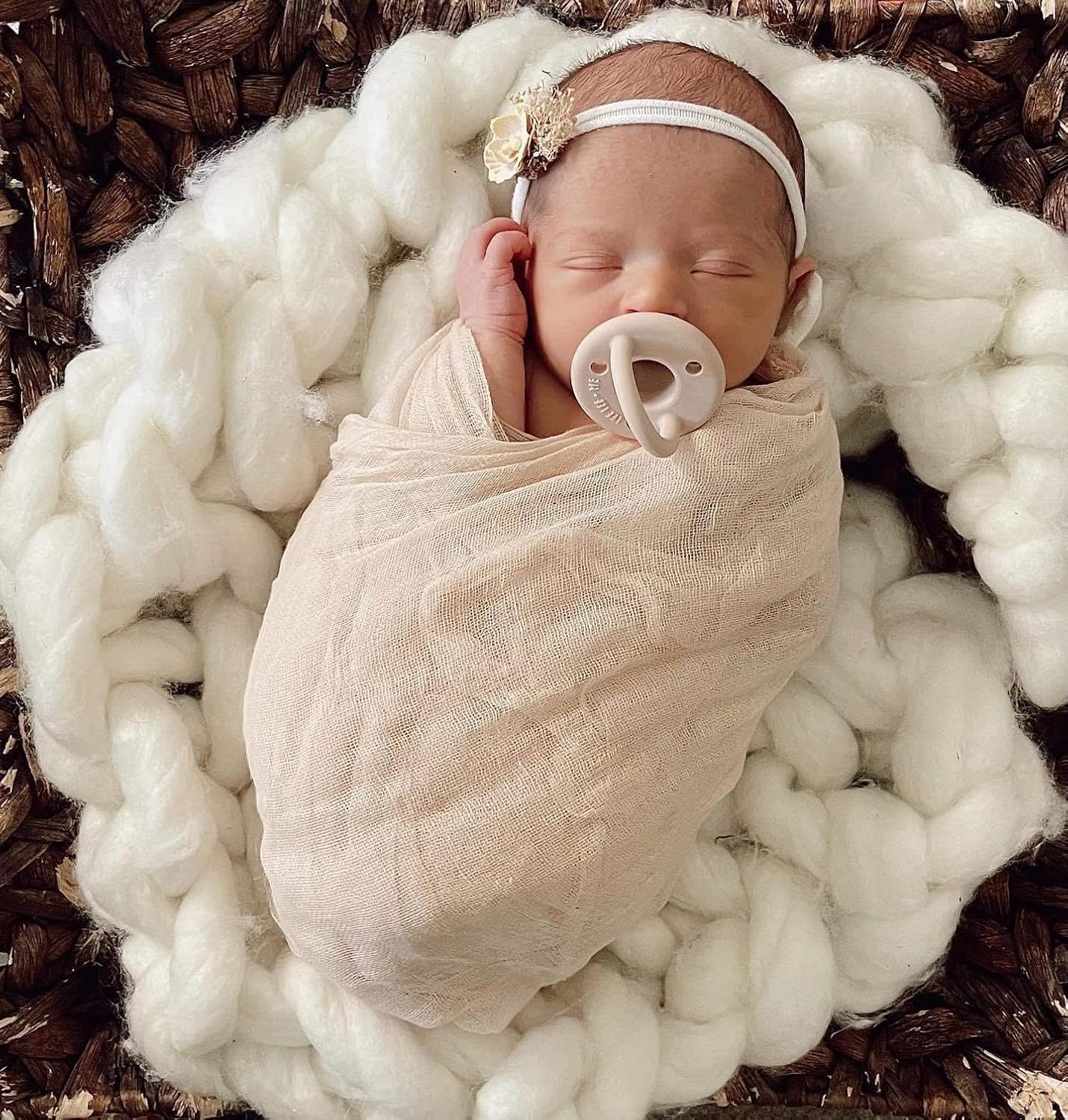 Lee Lee and Me Paci - Powder Color - 100% Medical Grade Silicone Pacifier Breast-Like Nipple Design for Better Latch - Size 0-18 months