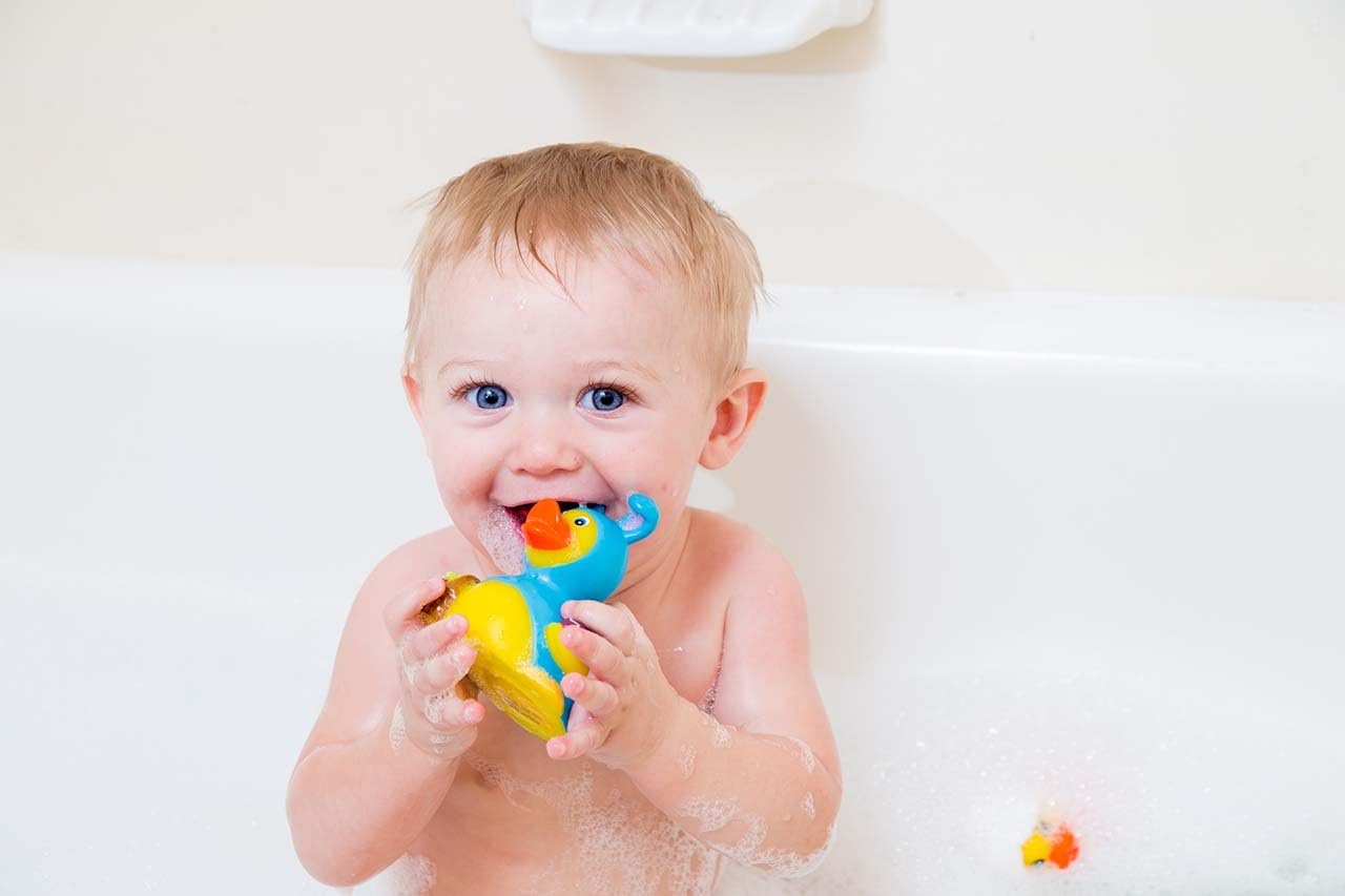 3" Valentines Sweetheart Rubber Duck [Squeaky, with Hole] - Baby Safe Bathtub Bathing Toy