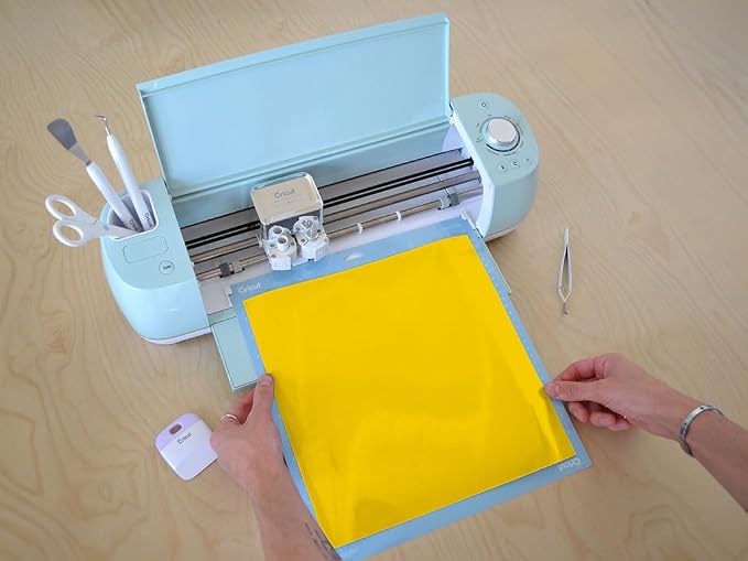 ORACAL 951 Series Premium Cast Film in Summer Yellow