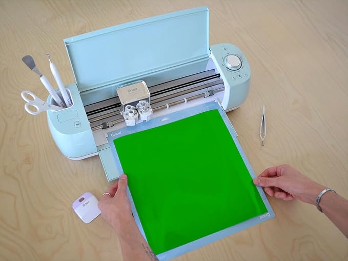 ORACAL 951 Series Premium Cast Film in Grass Green