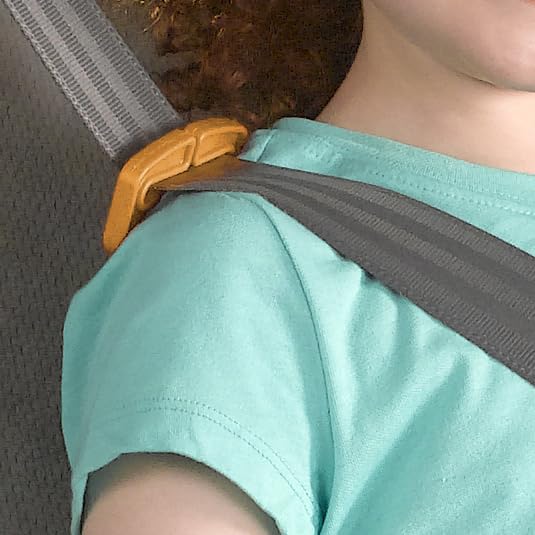 Chicco GoFit Plus Backless Booster Car Seat with Latch Attachment and Quick-Release Latch Removal, Travel Booster Seat for Car, Portable Car Booster Seat for Children 40-110 lbs. | Vivaci/Pink