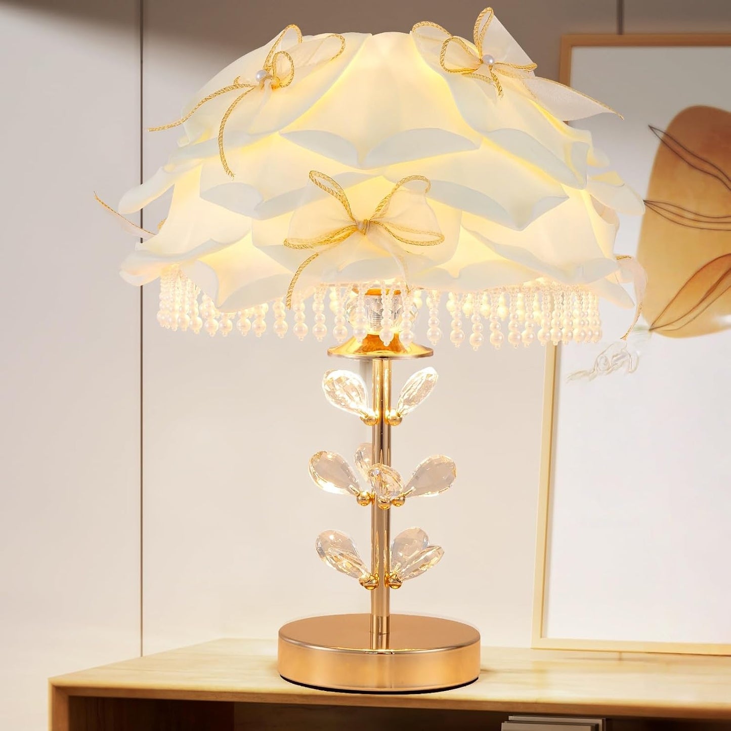 Cute White Table Lamp Girls Bedroom Modern Bow Desk Lamp Crystal Princess Bedside Light for Living Room Wedding Deco Study Room Entry Office