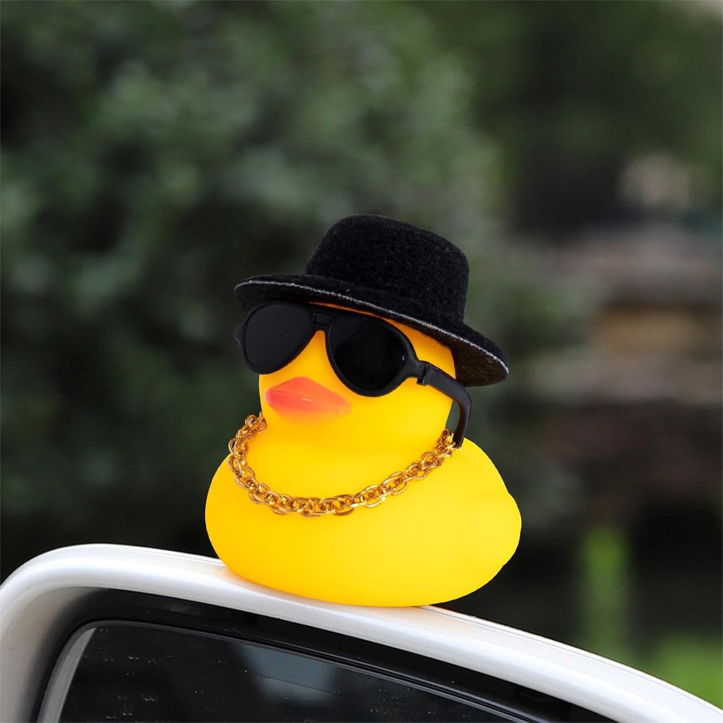 wonuu Car Rubber Duck, Yellow Duck Decoration Dashboard with Sun Hat Swim Ring Necklace Sunglasses for Car Dashboard Decorations, Black Top Hat-Transparent