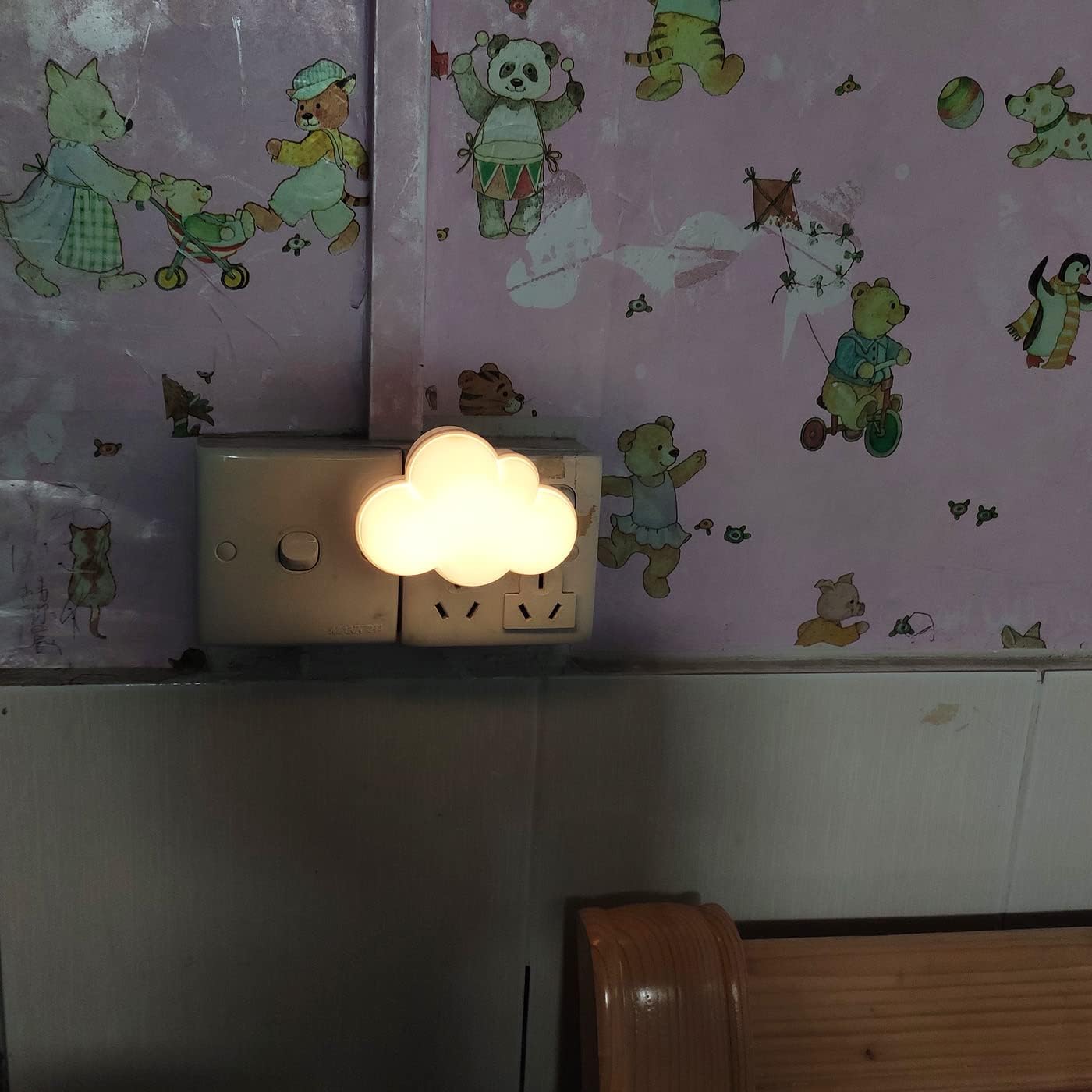 AUSAYE LED Night Light Plug in Lamp Light Sensor Cloud Night Light Energy-Saving Pretty Night Lights for Adults Kids NightLight White