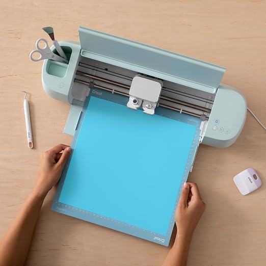 Cricut Cold-Activated, Color-Changing Vinyl – Light Blue/Turquoise, 2ft Roll of