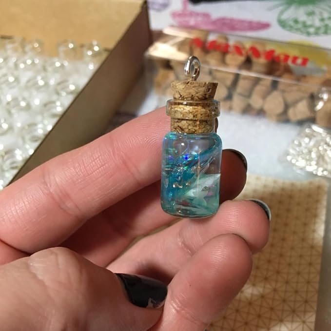 MaxMau 64pcs 1ml Tiny Vials