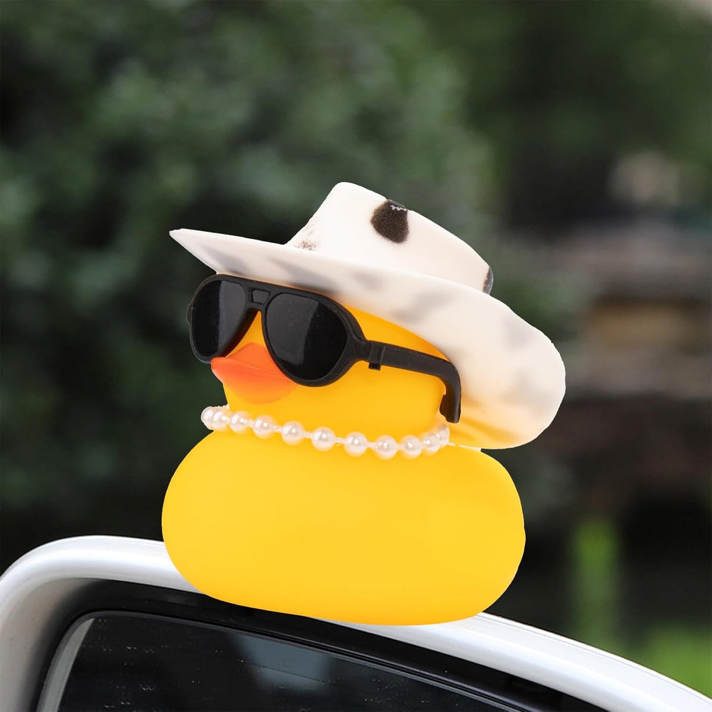 wonuu Car Rubber Duck, Yellow Duck Decoration Dashboard with Sun Hat Swim Ring Necklace Sunglasses for Car Dashboard Decorations, Black White Cowboy Hat-Transparent-Small Pearl