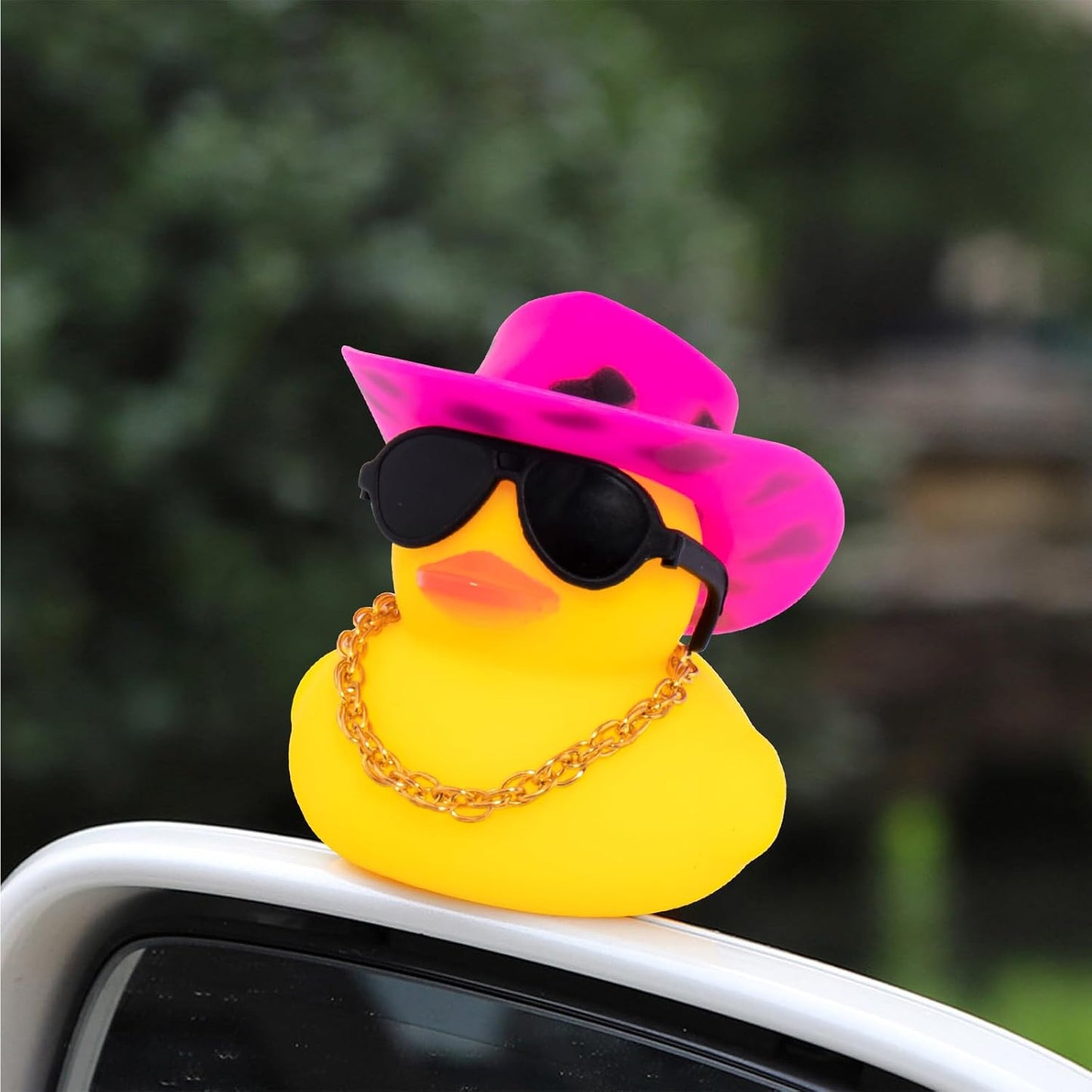wonuu Car Rubber Duck, Yellow Duck Decoration Dashboard with Sun Hat Swim Ring Necklace Sunglasses for Car Dashboard Decorations, Black Spots Pink Cowboy Hat-Pink
