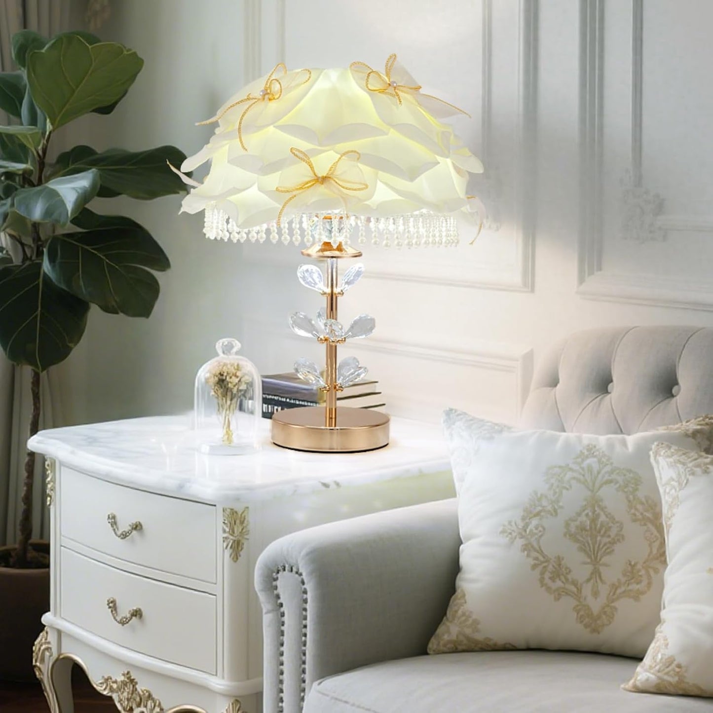 Cute White Table Lamp Girls Bedroom Modern Bow Desk Lamp Crystal Princess Bedside Light for Living Room Wedding Deco Study Room Entry Office