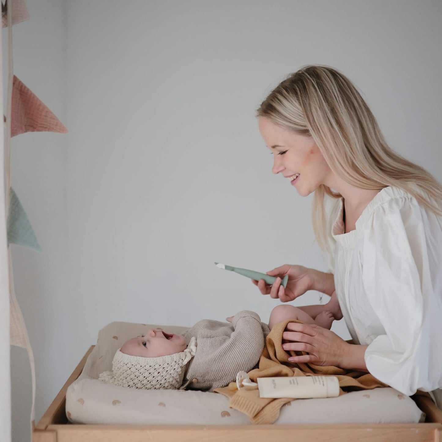 mushie Extra Soft Muslin Fitted Changing Pad Cover (Pale Taupe)