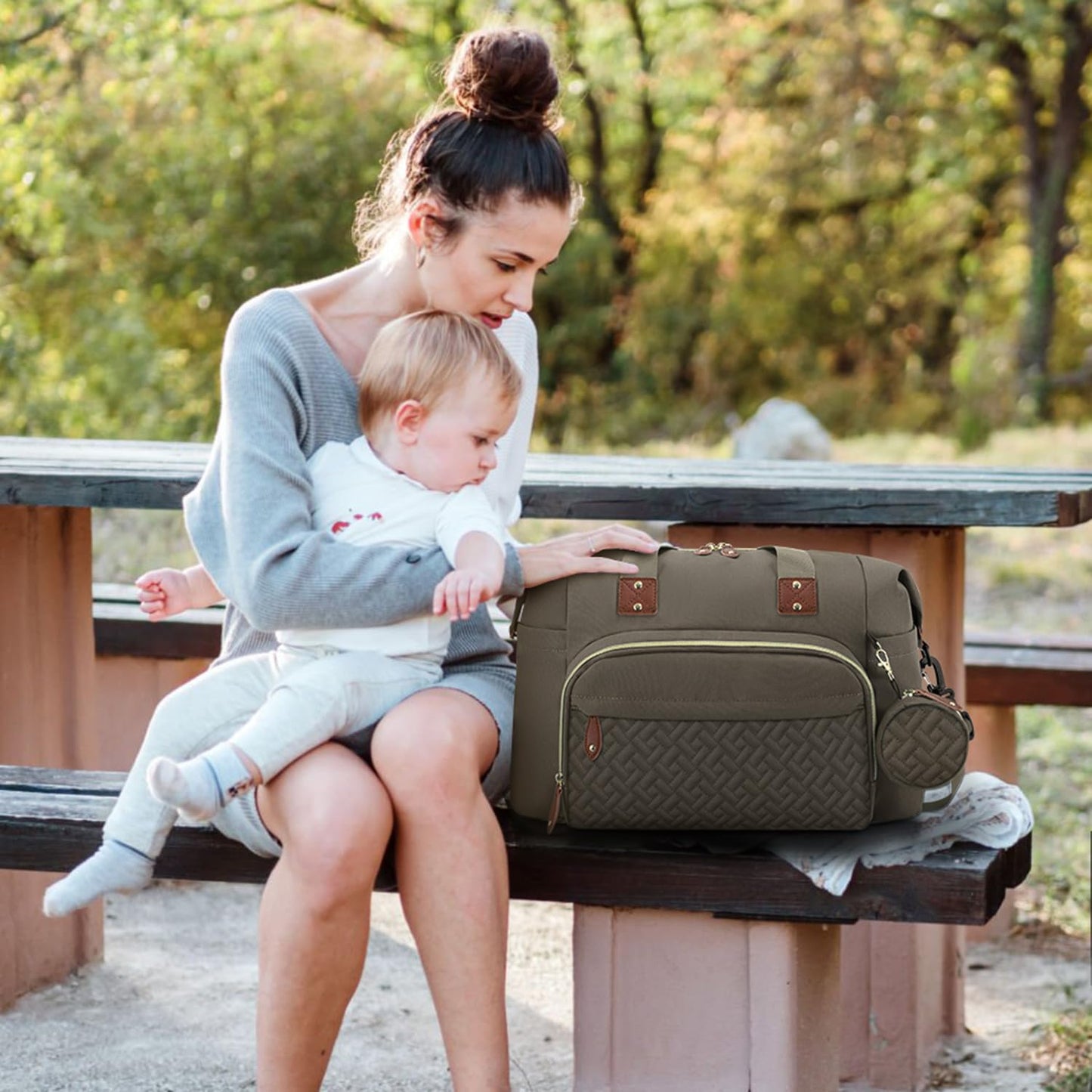 Diaper Bag Tote, Baby Bag Travel Diaper Tote Bag with Pacifier Case, Cute Maternity Hospital Baby Stylish Diaper Tote for Mom Dad Medium Size, Khaki