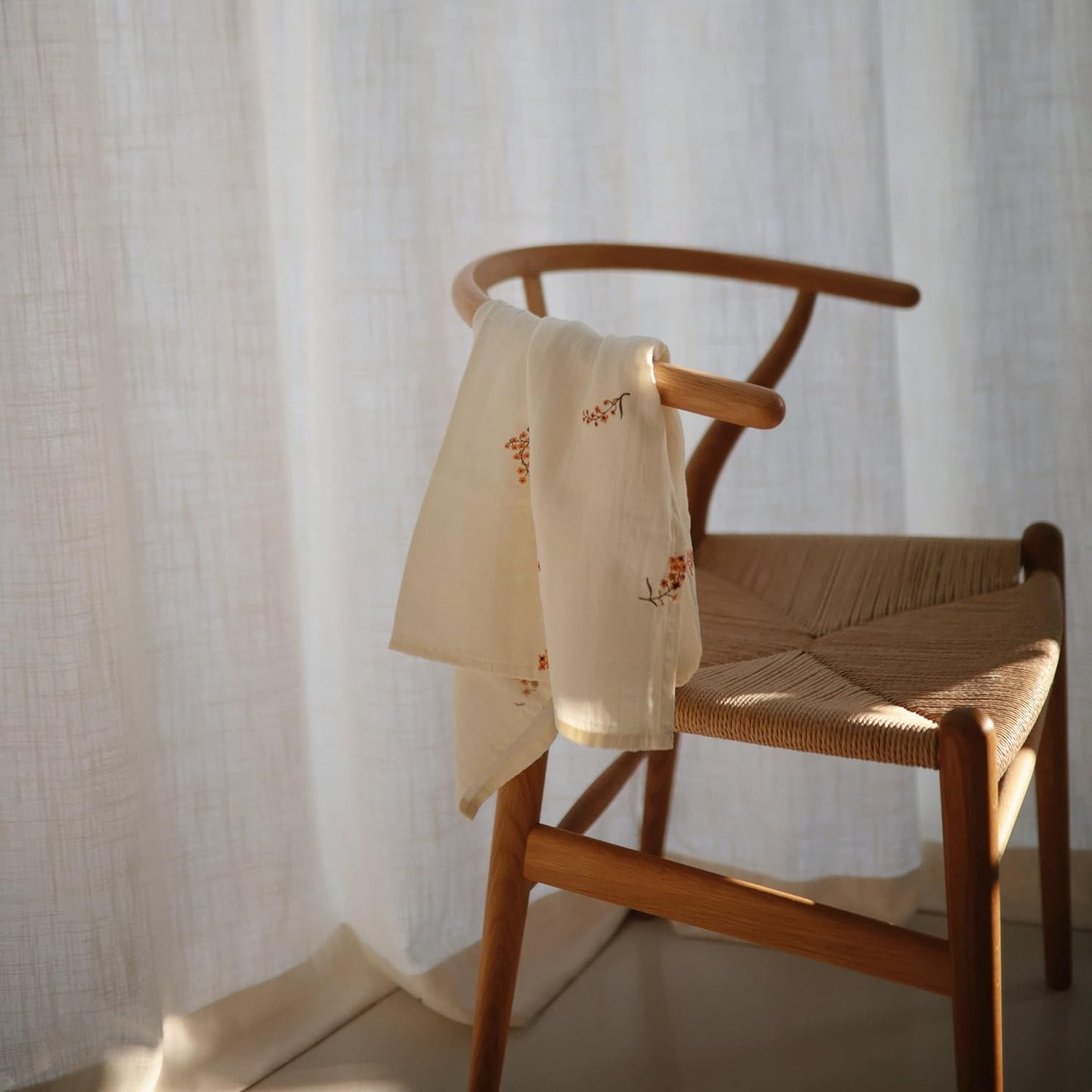 mushie Muslin Baby Cloths | 100% Organic Cotton | 23.5" x 23.5" (Flowers) 3-Pack