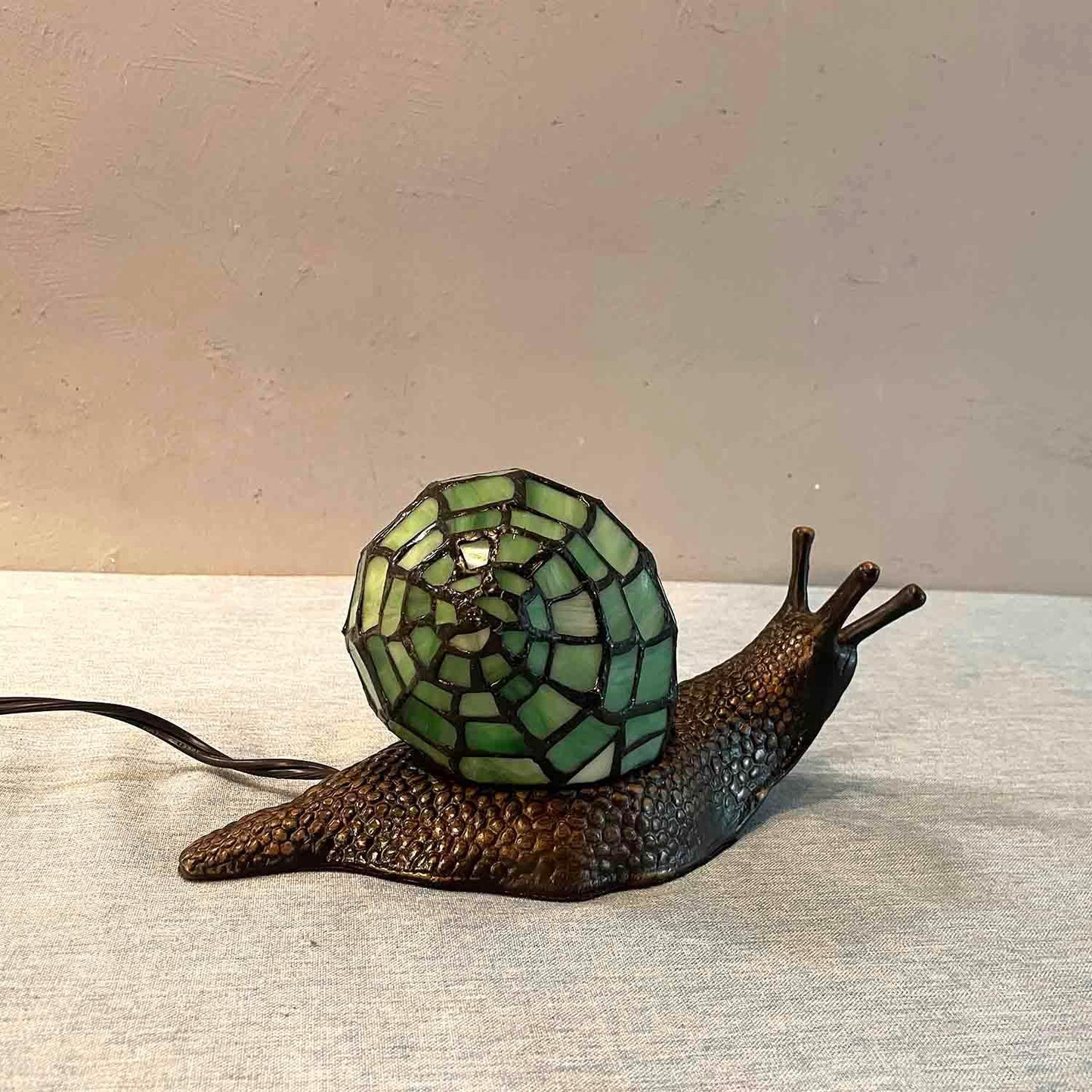 Bieye L10964 Land Snail Tiffany Style Stained Glass Accent Table Lamp for Home Decoration (Green, 10" D x 5" W x 5" H)
