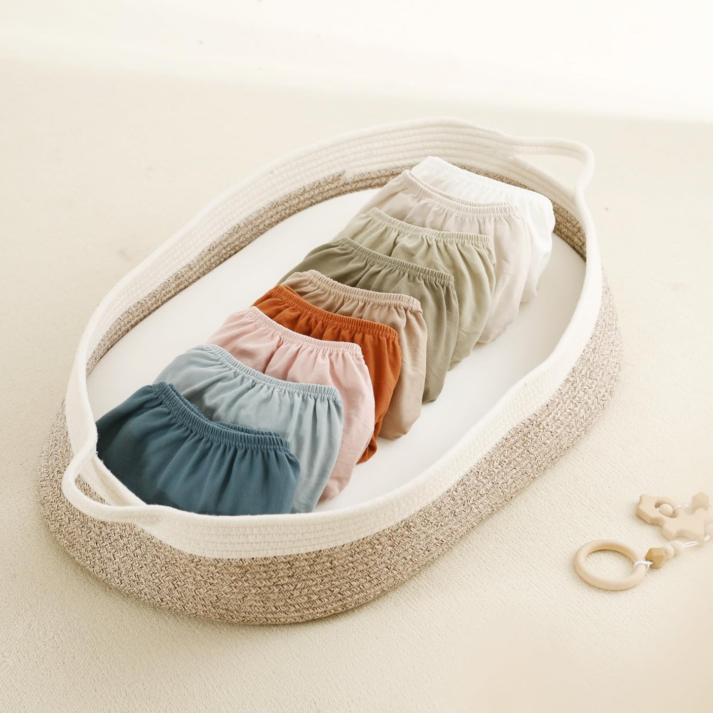 GRSSDER Stretchy Ultra Soft Fitted Bassinet Sheet 3 Pack, Universal Fit for Bassinets Baby Cradle Moses Basket Oval Rectangle Mattress Safe and Snug, Jersey Bassinet Sheets for Girls, Cream/Pink/White