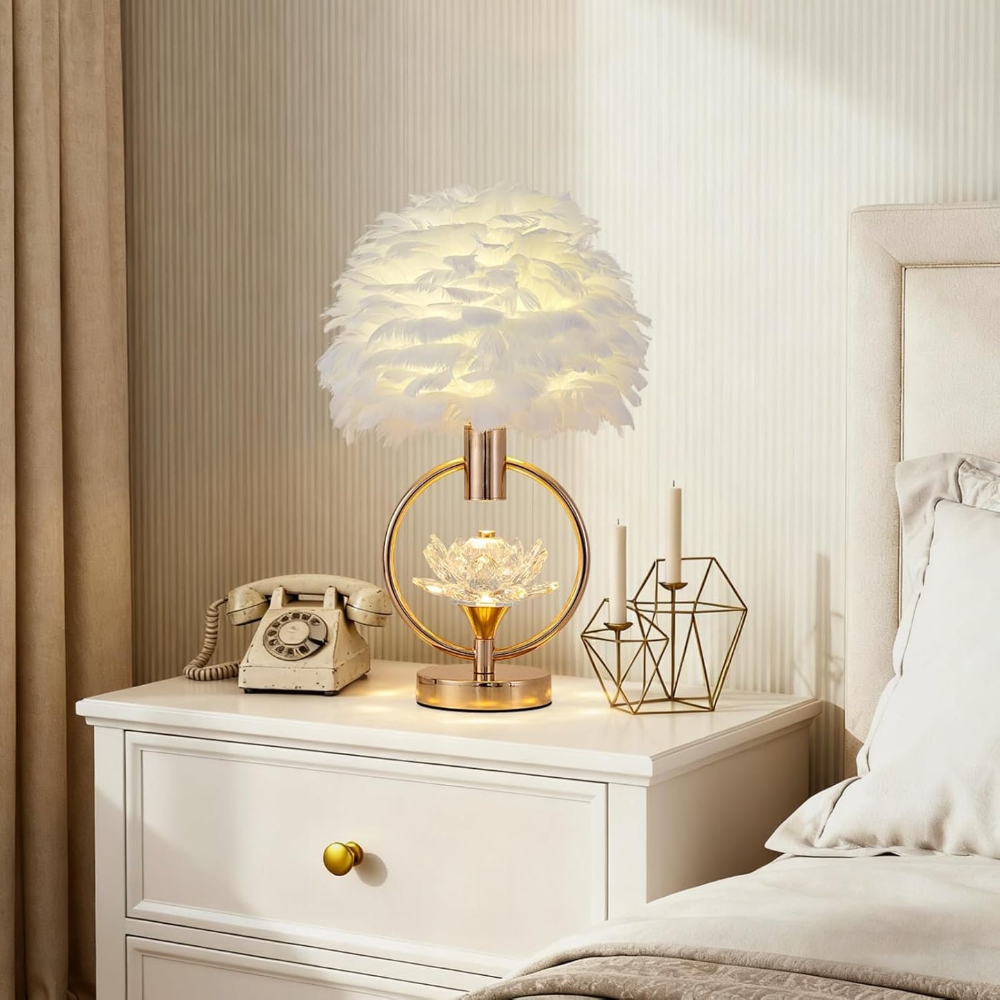 ZYLEIESENBAO Chic White Feather Lamp 17IN Modern Crystal Fluffy Table Lamp Cute Romantic Bedside Nightstand Light Nordic Furry Desk Lamp for Girl Bedroom Living Room Entry Office Hotel Party Wedding