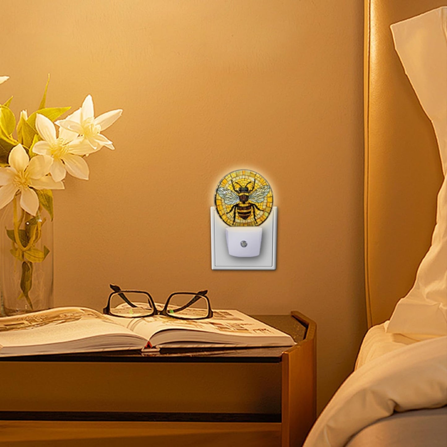 Round LED Night Lights Lamp with Dusk to Dawn Sensor, 3D Circular Stained Glass with Bumblebee Night Light Plug Into Wall for Kids Room, Bedroom, Bathroom, Kitchen, Hallway
