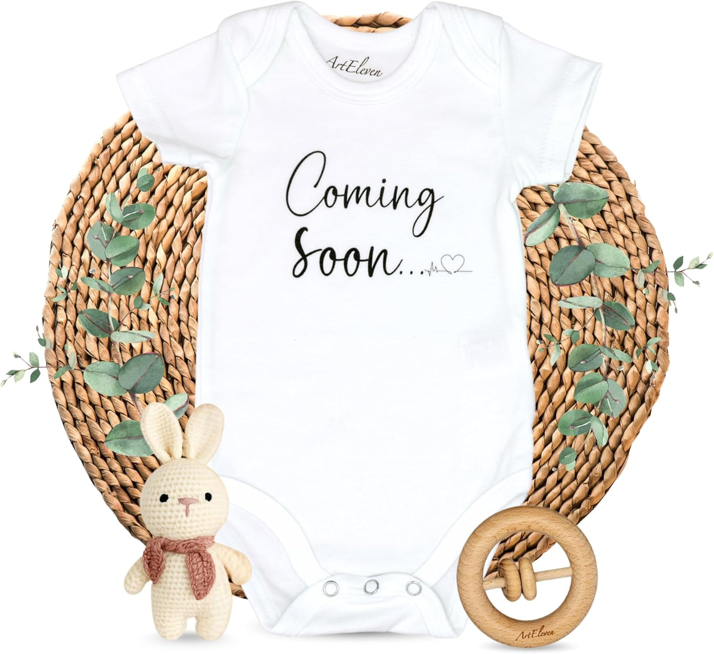 Pregnancy Announcement Onesie – Includes Crochet Bunny & Natural Wood Rattle | Baby Announcement Onesie 100% Cotton | Coming Soon Baby Announcement 2026 | Pregnancy Reveal to Parents