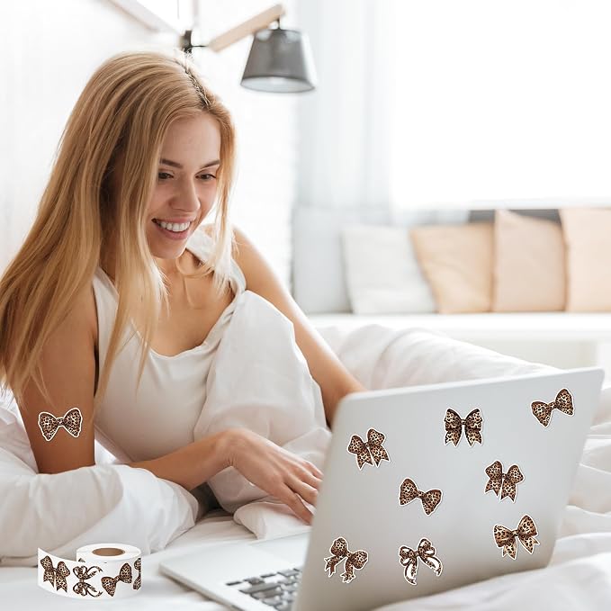 Trendy Cheetah Bow Stickers