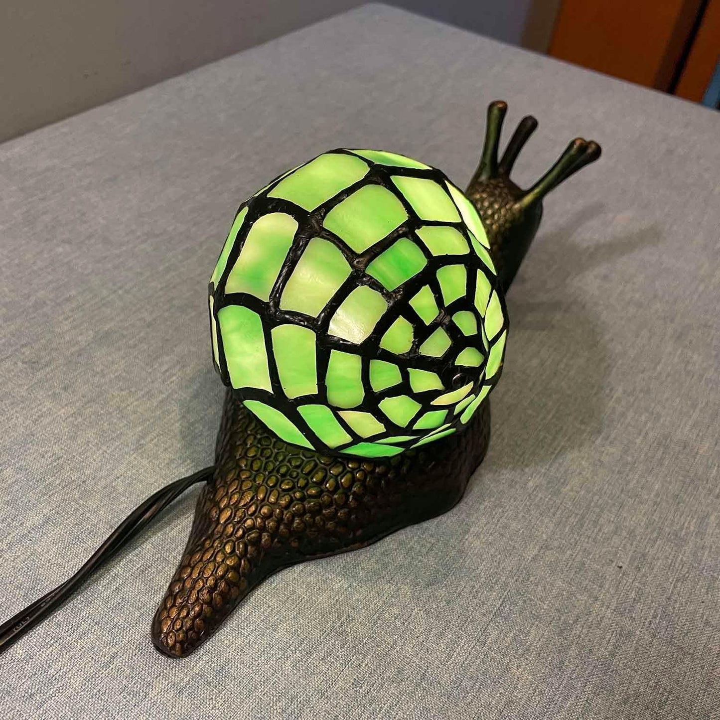Bieye L10964 Land Snail Tiffany Style Stained Glass Accent Table Lamp for Home Decoration (Green, 10" D x 5" W x 5" H)