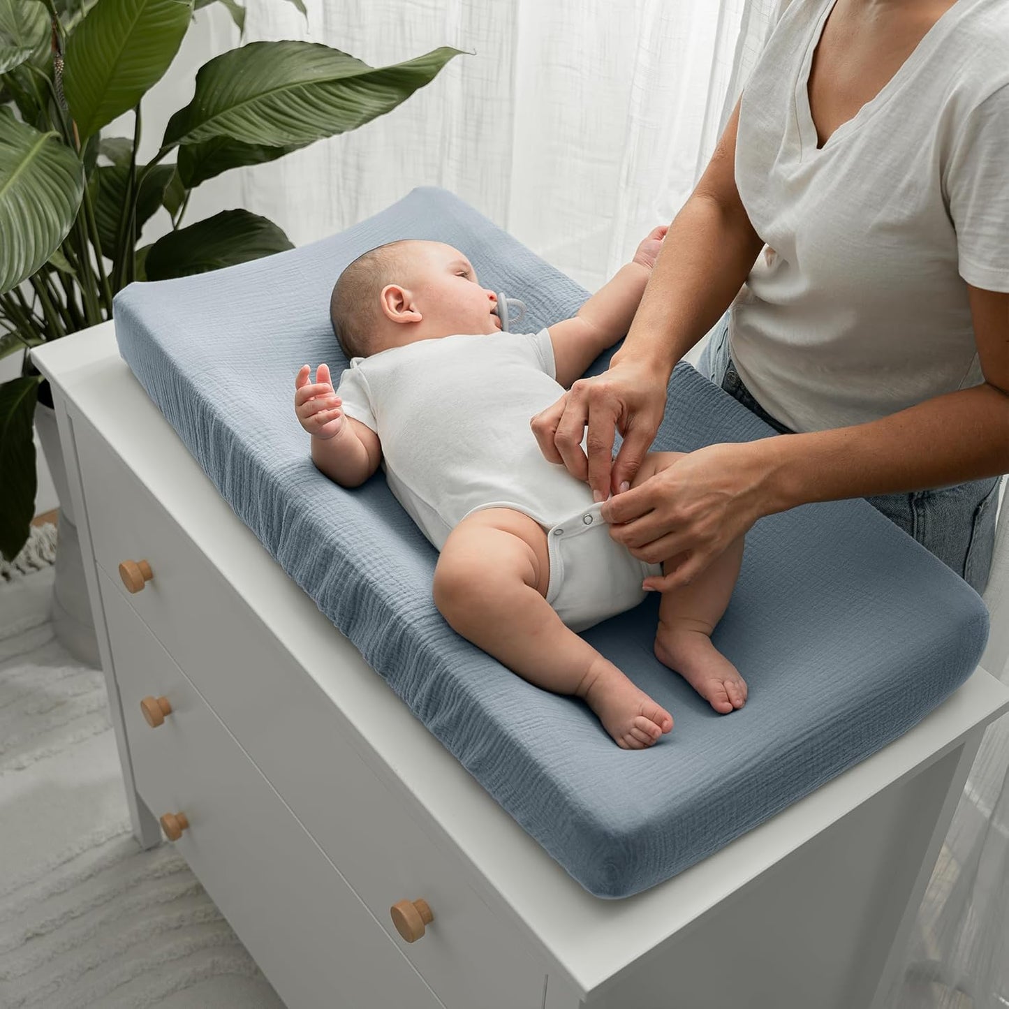 Comfy Cubs Muslin Fitted Changing Pad Cover - Soft, Breathable & Washable 100% Cotton Fitted Sheet for Baby's Comfort - Universal Fit for Flat & Curved Baby Changer Pad - Pacific Blue