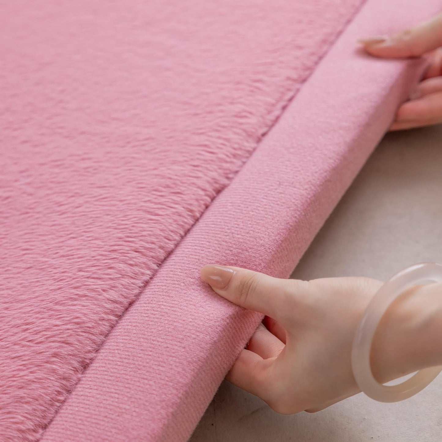 Loartee Faux Rabbit Fur Rug - 1.18" Thick Soft Fluffy Area Rug, Non-Slip Memory Foam Crawling Mat, Light Pink, 59"x59"