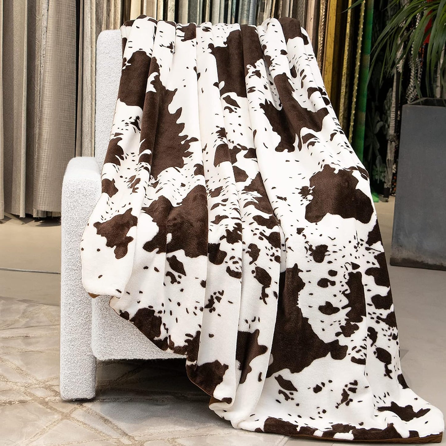Cow Print Blanket for Kids - Ultra Soft Fuzzy Fleece Throw for Boys Girls, Cute Nursery Decor, Birthday Gifts (Black & White) 40"x50"