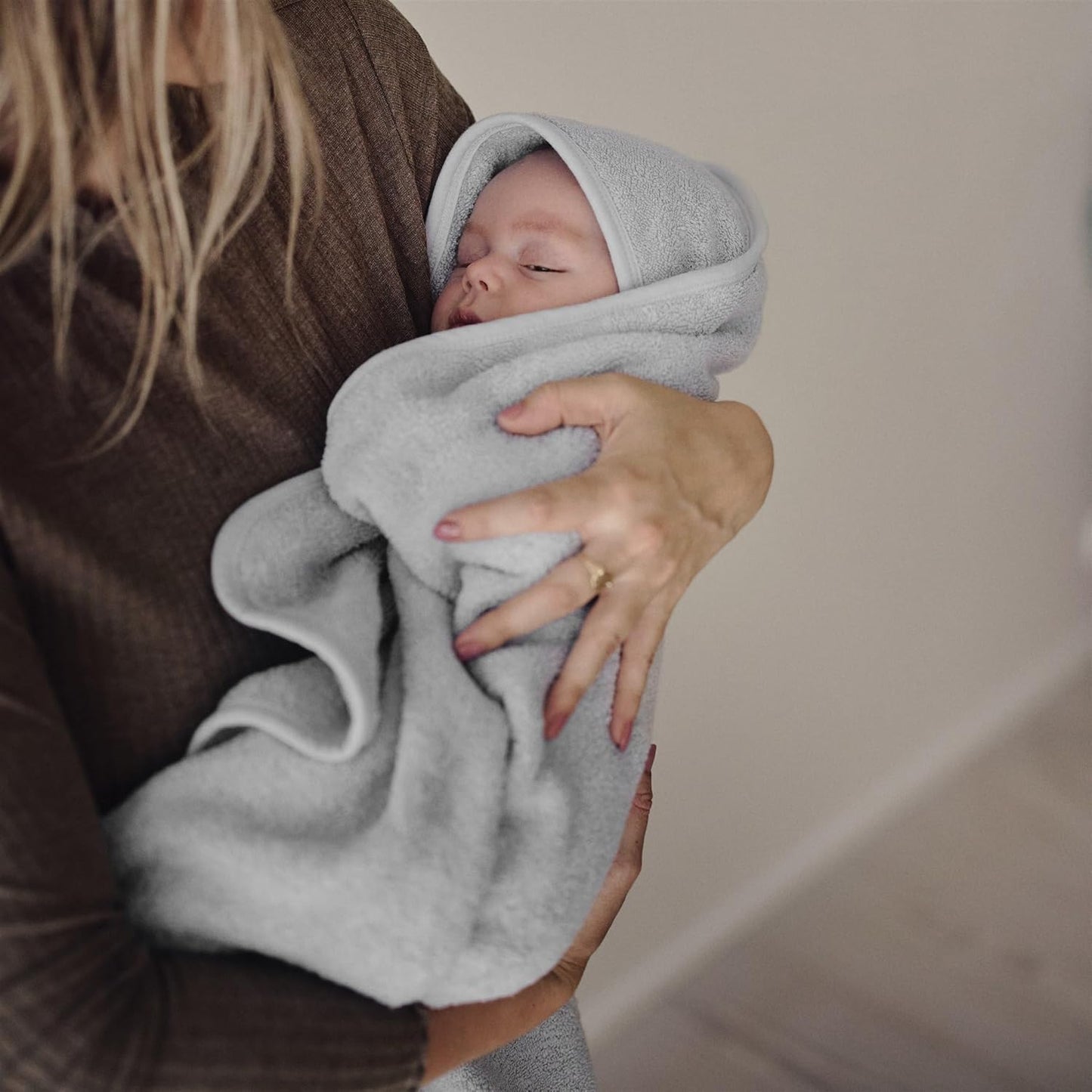 Baby Hooded Towel – Organic Cotton Baby Bath Towels – Baby Towels, Baby Bath Towels for Baby Boy, Baby Girl, 32" x 32" Super-Soft and Absorbent Baby Towels for Newborn (Pearl Grey)
