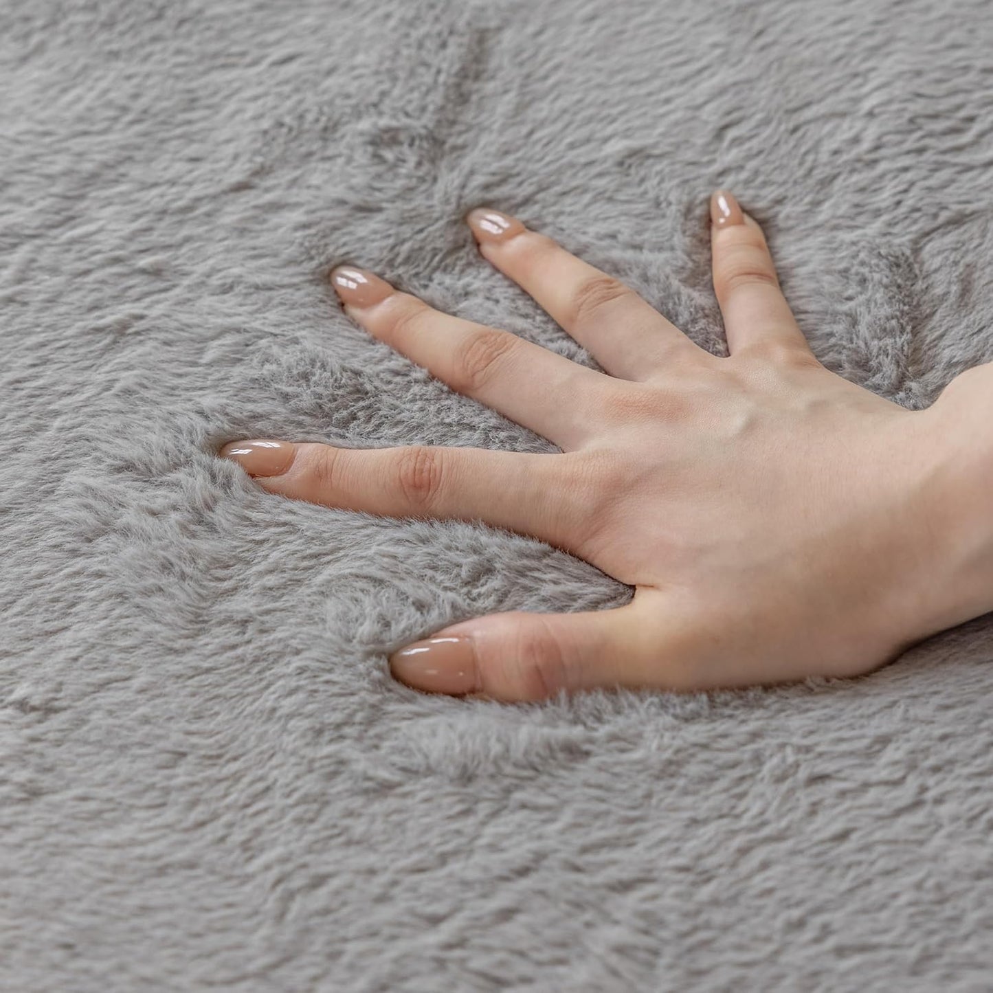 Loartee Faux Rabbit Fur Rug - 1.18" Thick Soft Fluffy Area Rug, Non-Slip Memory Foam Crawling Mat, Light Gray, 59"x78"