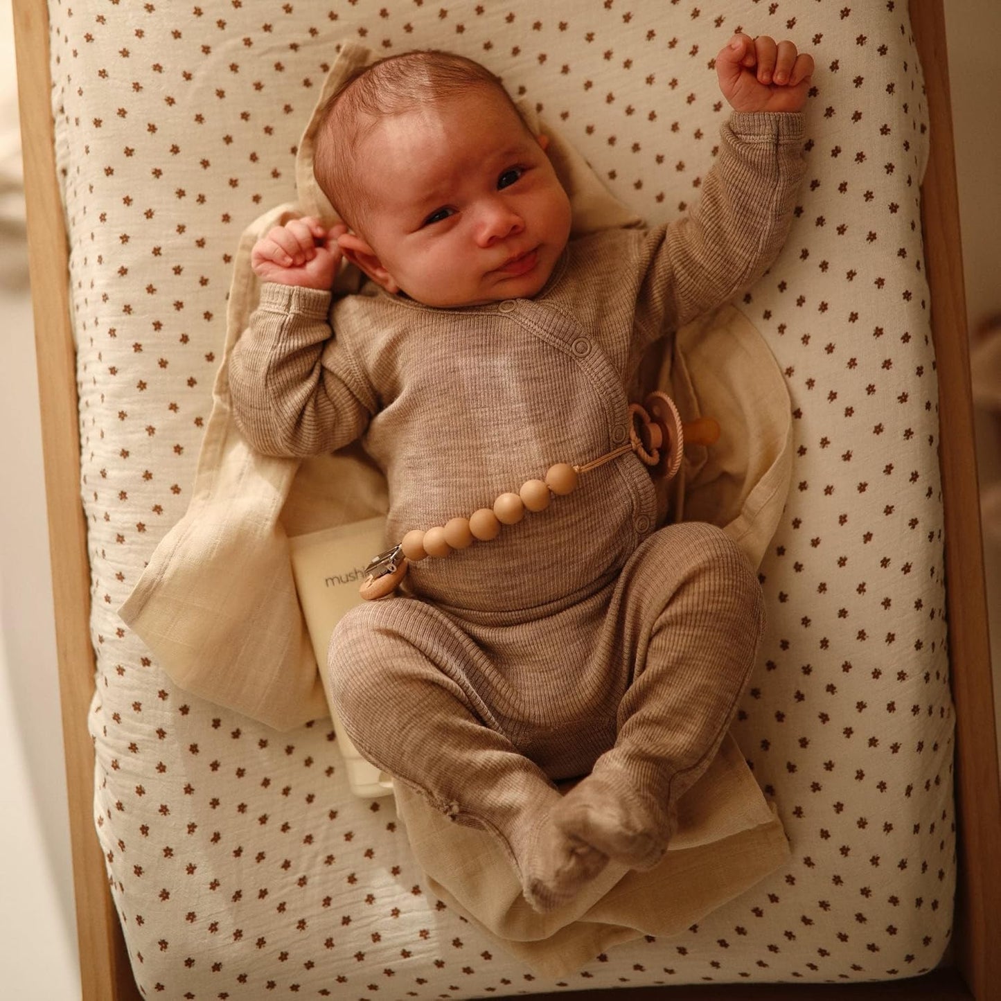 mushie Extra Soft Muslin Fitted Changing Pad Cover (Pale Taupe)