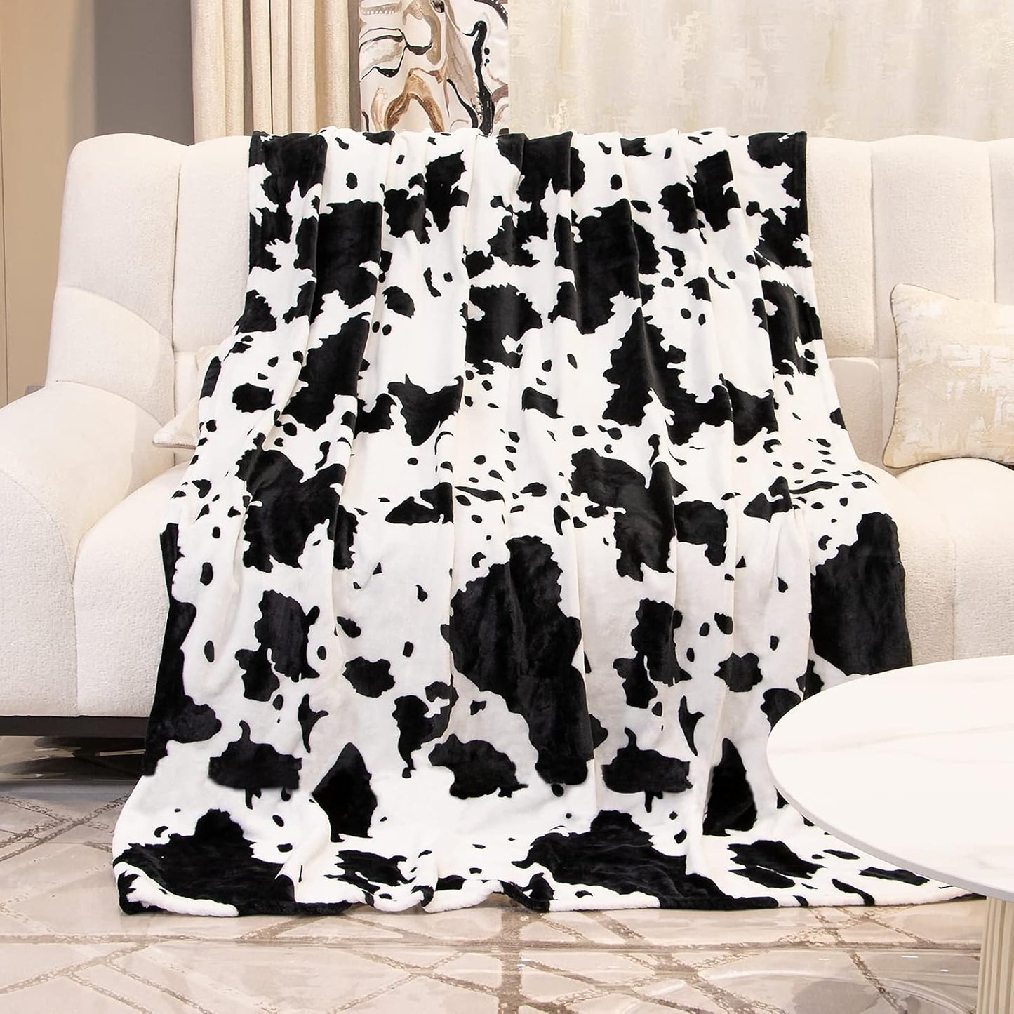 GEULAY King Size Cow Print Blanket - Breathable Lightweight Plush Fleece Throw for Livingroom Western Decor All Seasons, Luxuriously Soft Large Bed Cover 90"x108"
