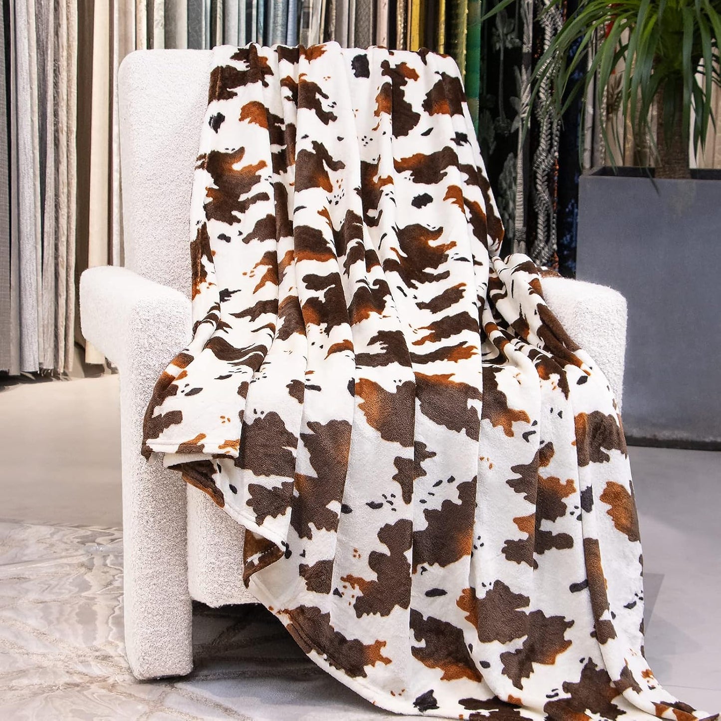 GEULAY Fleece Blanket Twin Size Brown and White Cow Print Throw Blanket Lightweight Cozy Plush Twin Bed Blanket Fuzzy Cute Couch Blanket All Season 60"x80"