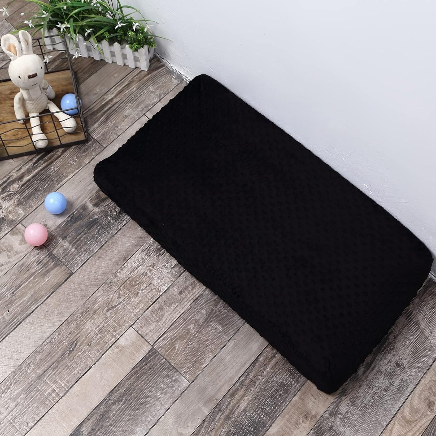 Changing Pad Cover Super Soft Dots Skin-Friendly Breathable Wipeable Changing Table Sheets for Baby Boy and Baby Girl （Black）