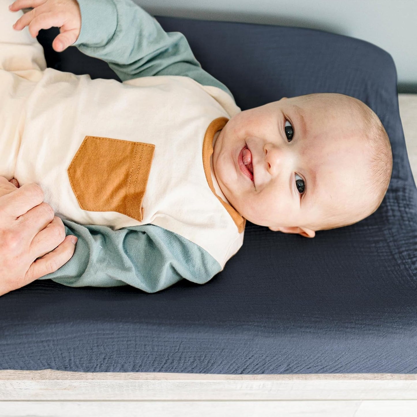 Konssy 2 Pack Muslin Changing Pad Covers for Boys, Ultra Soft & Breathable Cotton Baby Diaper Changing Table Covers, Neutral Nursery Diaper Changing Pad Sheets(Navy, Cream)