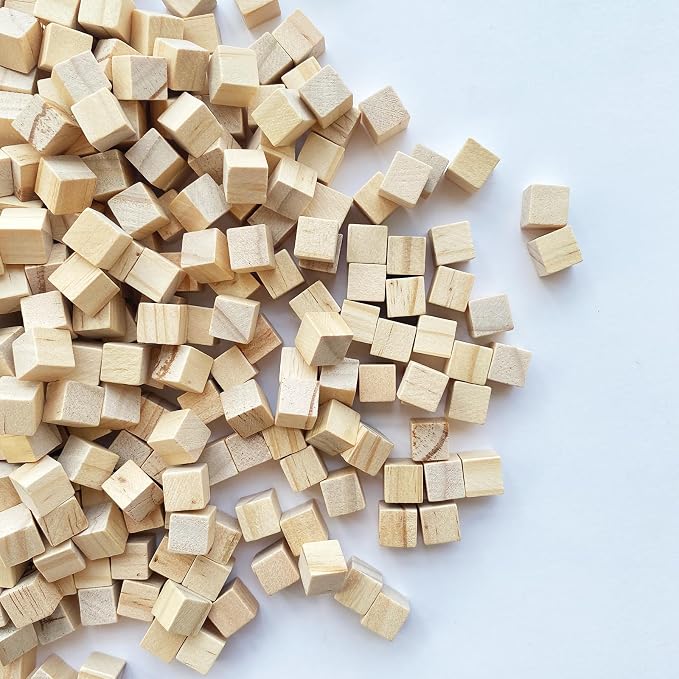MUXGOA 500 Pcs Unfinished Wood Cubes, 1 cm Wooden Blocks