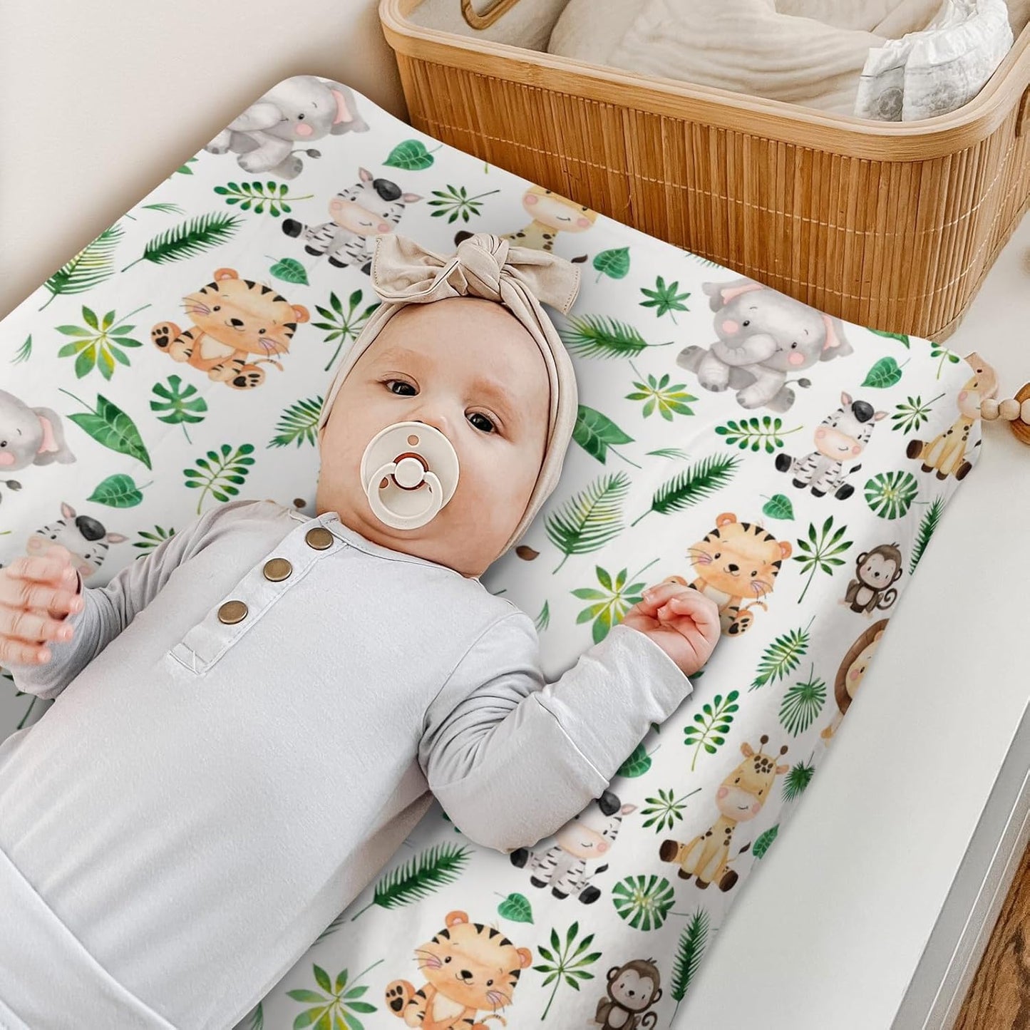 HawSkgFub African Safari Jungle Animal Eucalyptus Leaf Changing Pad Cover Baby Girl Boy, Giraffe Elephant Lion Palm Leaf Diaper Change Table Sheet, Stretchy Safe Snug Fitted Changing Mat 32"/34" x 16"