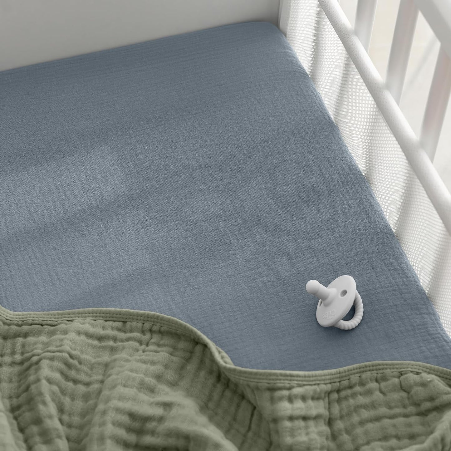 Comfy Cubs Muslin Bassinet Sheet - 100% Soft Cotton Fabric, Breathable & Gentle for Baby’s Sensitive Skin - Universal Fit with Secure Elastic Edging, Gift-Ready Packaging - Pacific Blue