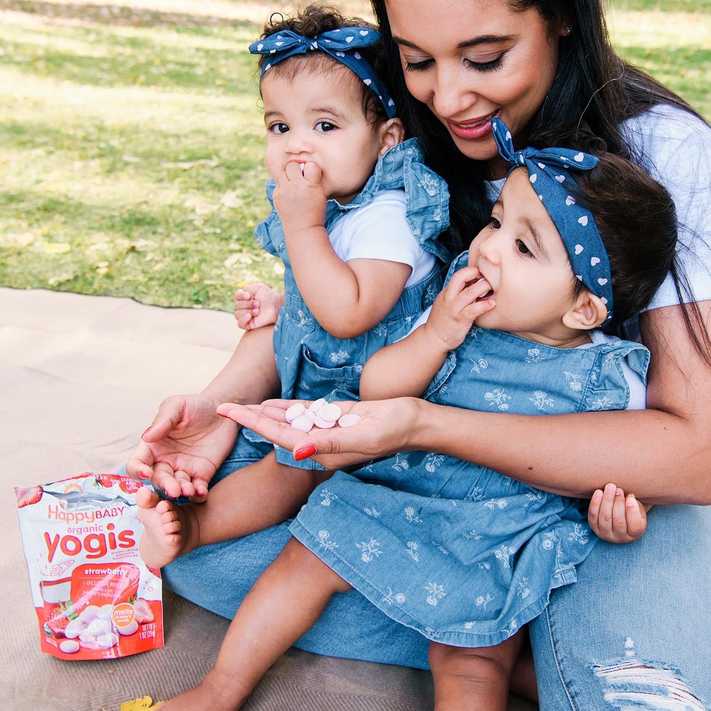 Happy Baby Organics Yogis Freeze-Dried Yogurt & Fruit Snack, Strawberry, 1 Ounce (Pack of 8) packaging may vary